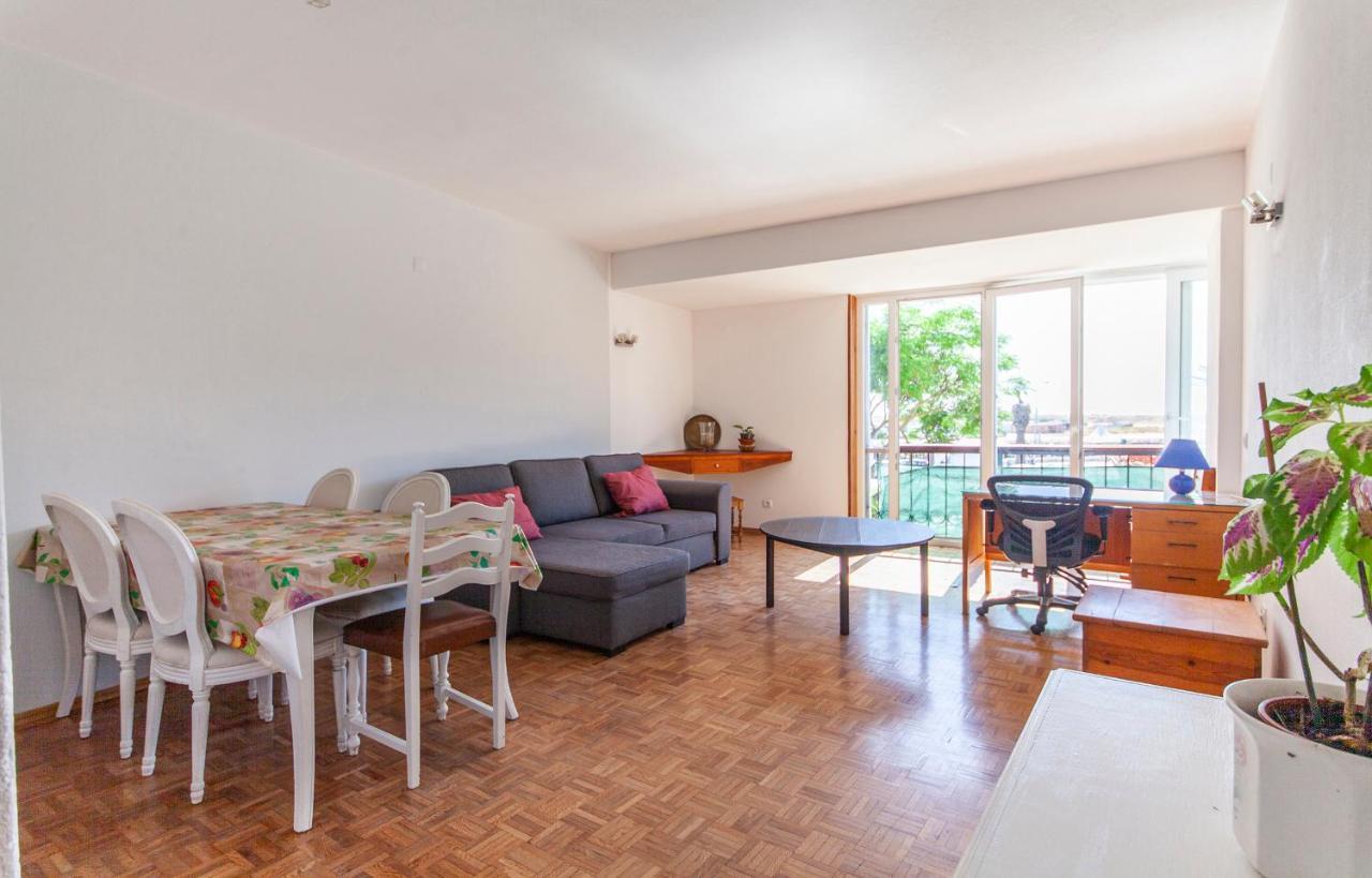 Apartamento de 60 m2, 2 quarto(s) e 1 banheiro(s) em Lagos Centro da cidade Exterior foto